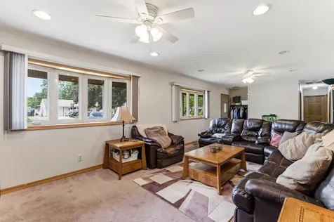 69 Paddock Street Montgomery IL 60538