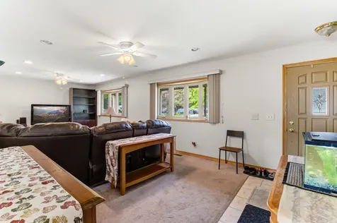 69 Paddock Street Montgomery IL 60538