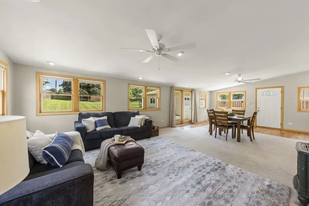 679 North West Road Lombard IL 60148