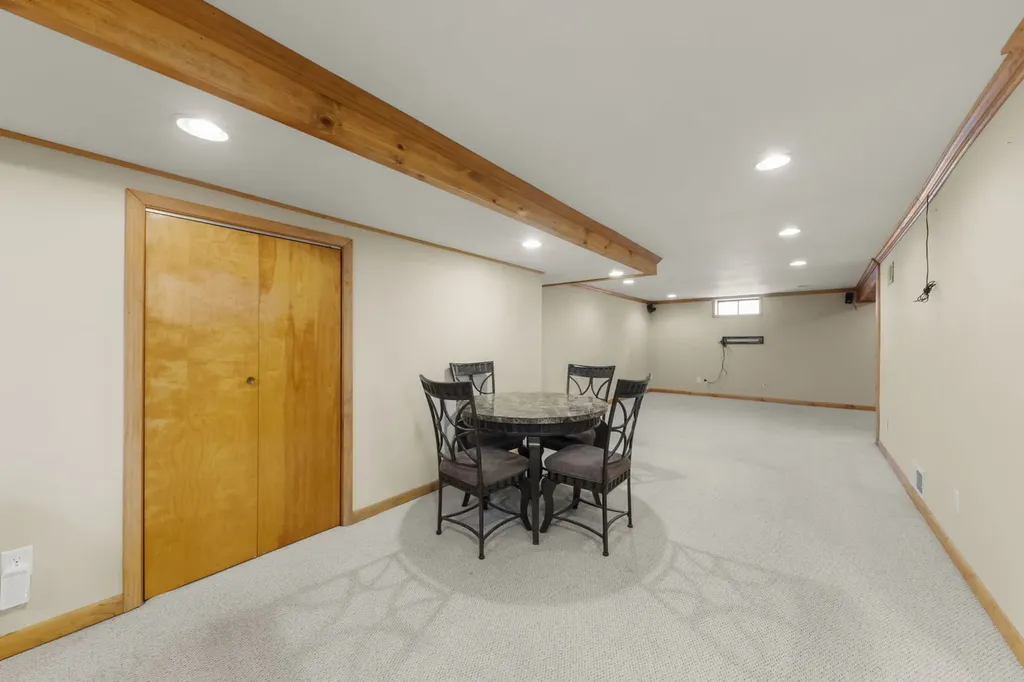 679 North West Road Lombard IL 60148