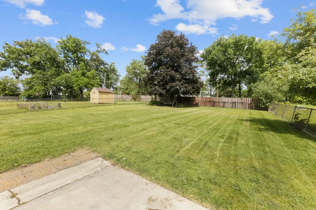 679 North West Road Lombard IL 60148