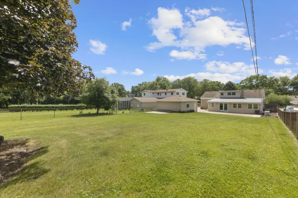 679 North West Road Lombard IL 60148
