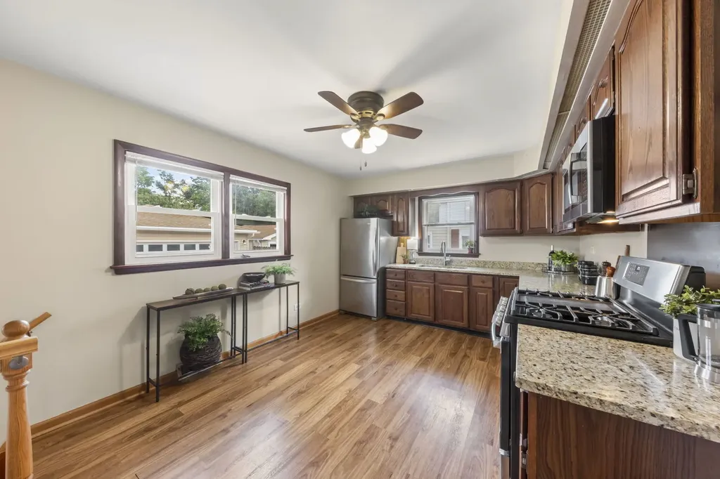 679 North West Road Lombard IL 60148
