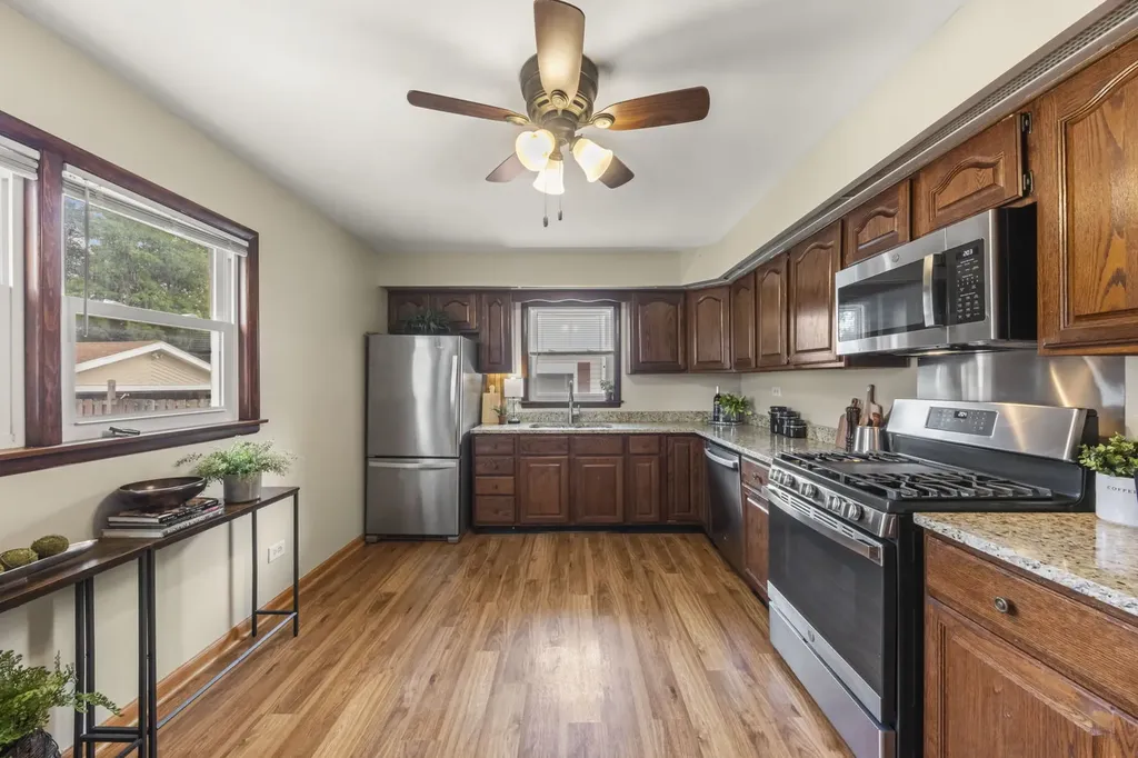 679 North West Road Lombard IL 60148