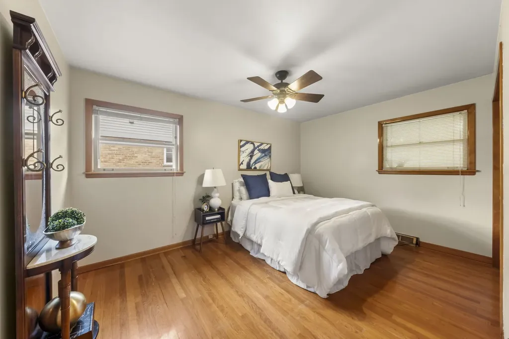 679 North West Road Lombard IL 60148
