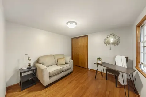 679 North West Road Lombard IL 60148
