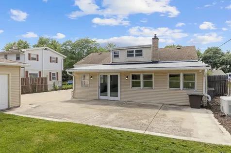 679 North West Road Lombard IL 60148