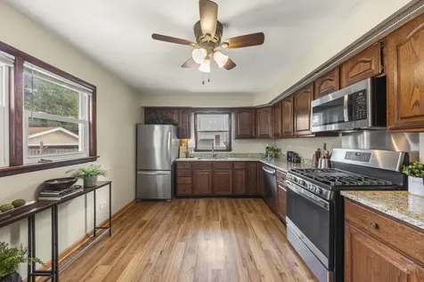 679 North West Road Lombard IL 60148