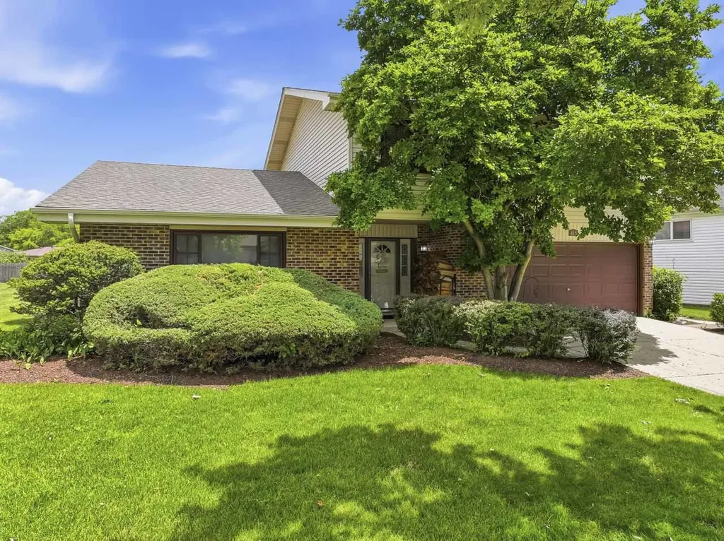415 Cypress Court Schaumburg IL 60193