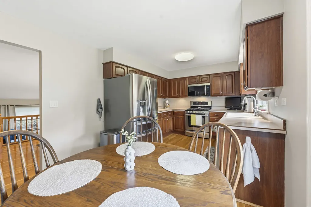 415 Cypress Court Schaumburg IL 60193