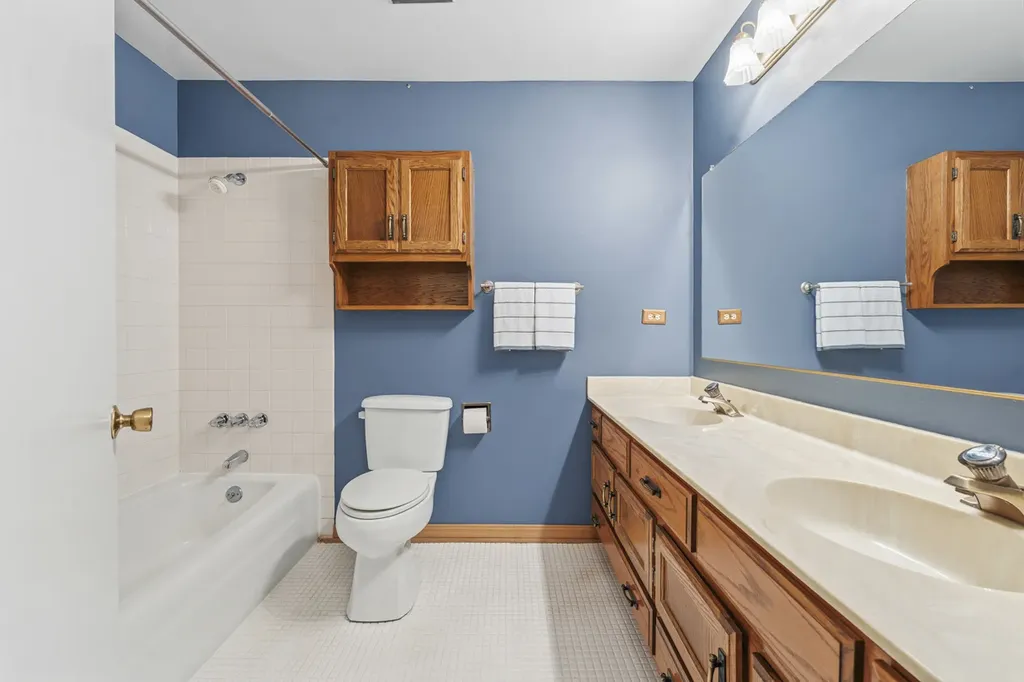 415 Cypress Court Schaumburg IL 60193