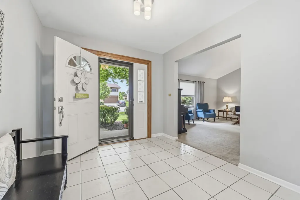 415 Cypress Court Schaumburg IL 60193