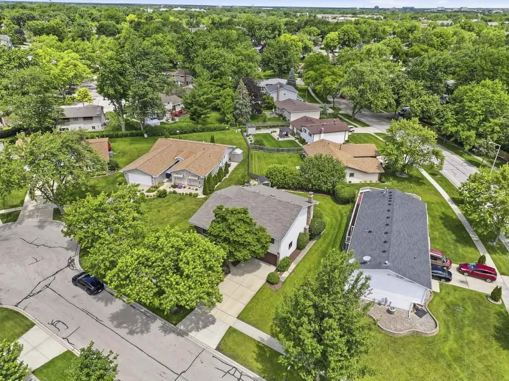415 Cypress Court Schaumburg IL 60193