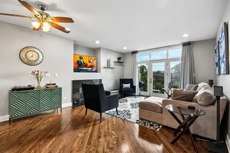 4345 South Indiana Avenue Chicago IL 60653