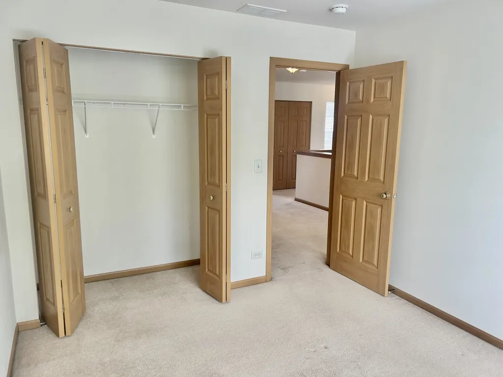 2482 Stoughton Circle Aurora IL 60502