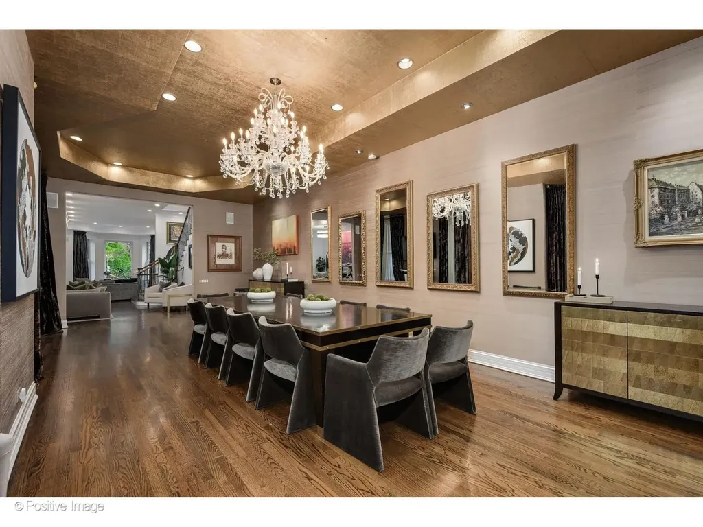 32 East Bellevue Place Chicago IL 60611