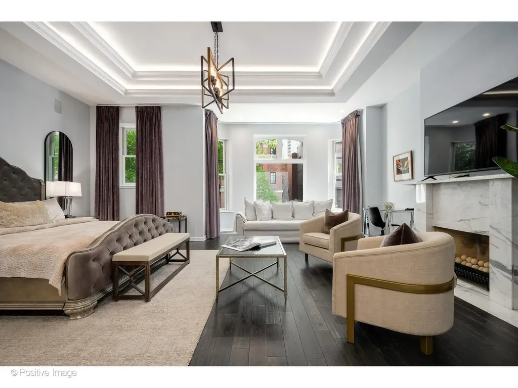 32 East Bellevue Place Chicago IL 60611