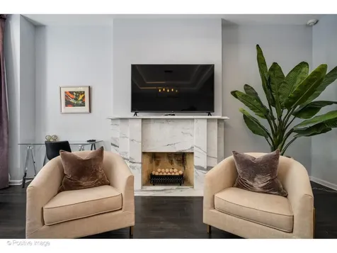 32 East Bellevue Place Chicago IL 60611