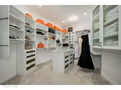 32 East Bellevue Place Chicago IL 60611
