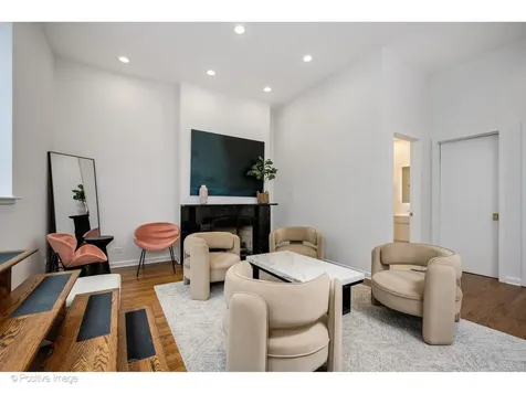 32 East Bellevue Place Chicago IL 60611