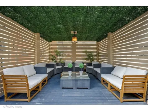 32 East Bellevue Place Chicago IL 60611
