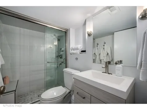 32 East Bellevue Place Chicago IL 60611