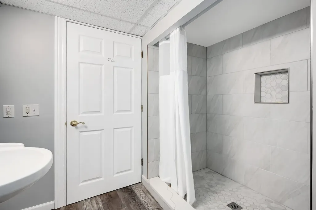 6217 South Mason Avenue Chicago IL 60638