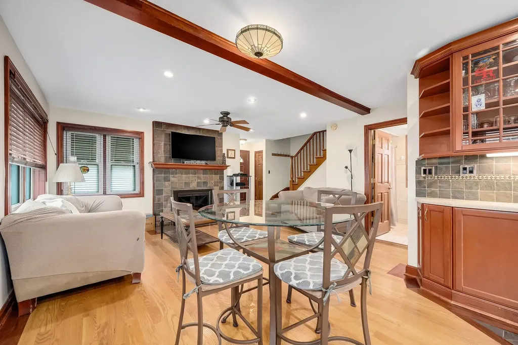 6217 South Mason Avenue Chicago IL 60638