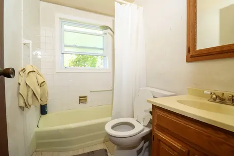 2107 Hermon Avenue Zion IL 60099
