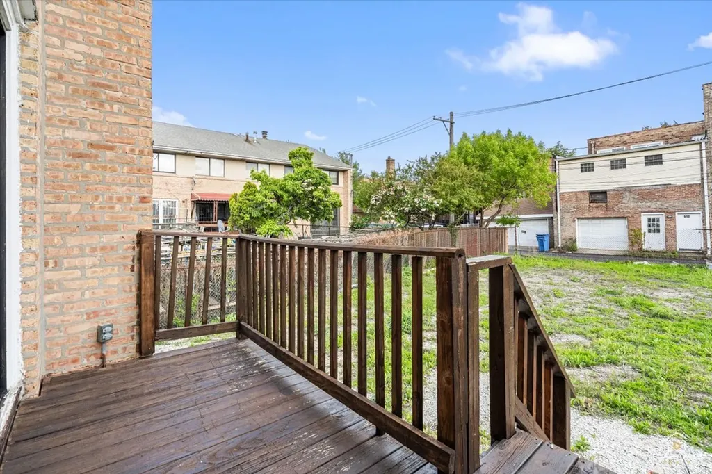 611 West 25th Place Chicago IL 60616