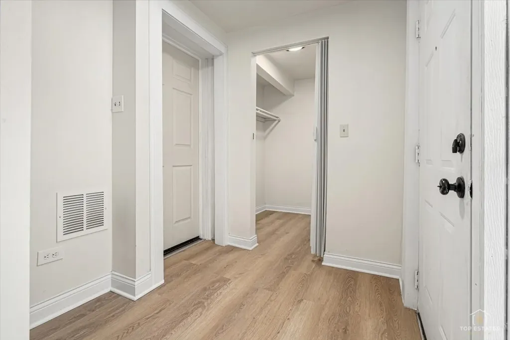 611 West 25th Place Chicago IL 60616