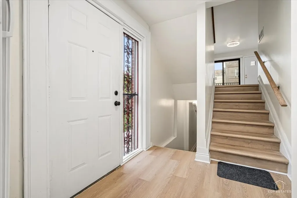 611 West 25th Place Chicago IL 60616