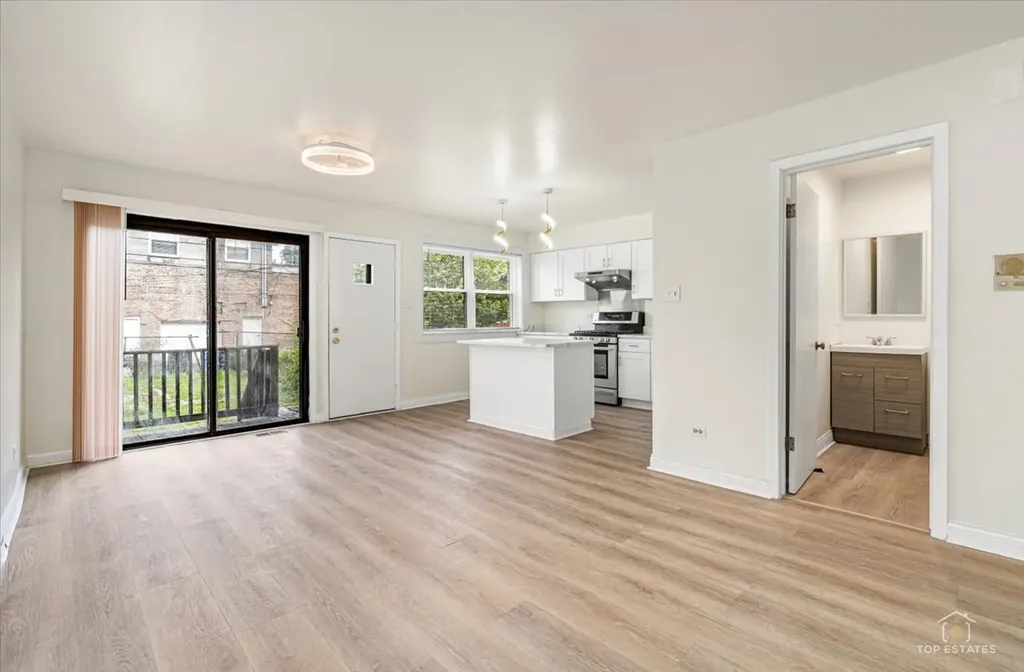 611 West 25th Place Chicago IL 60616