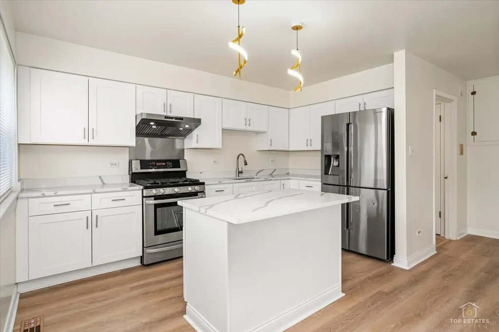 611 West 25th Place Chicago IL 60616