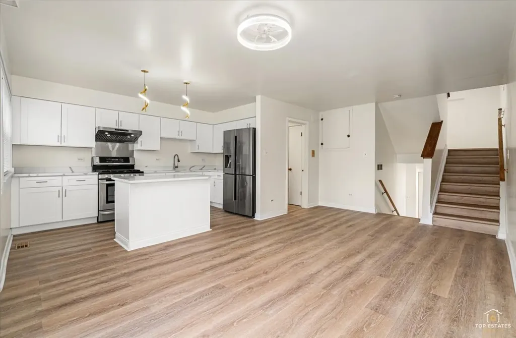 611 West 25th Place Chicago IL 60616