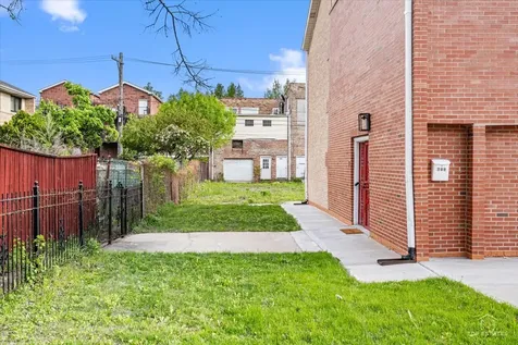 611 West 25th Place Chicago IL 60616