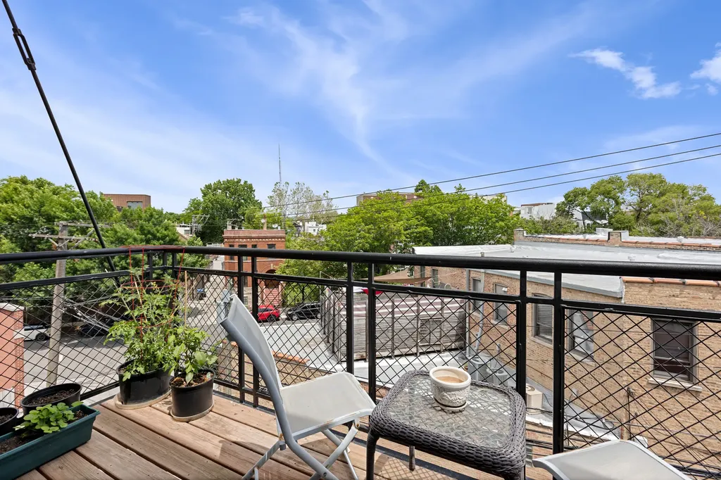 2089 West Wabansia Avenue Chicago IL 60647