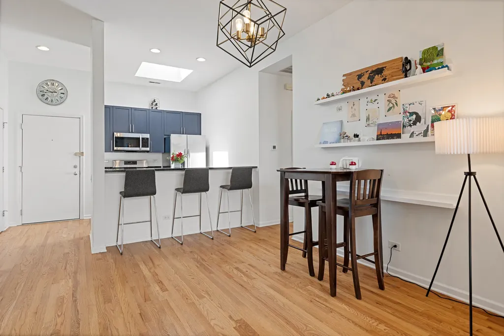 2089 West Wabansia Avenue Chicago IL 60647