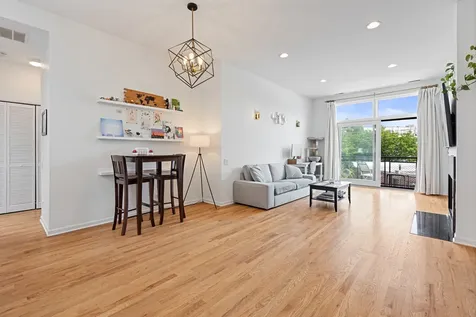 2089 West Wabansia Avenue Chicago IL 60647