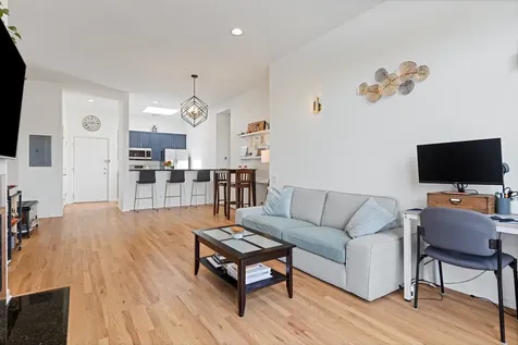 2089 West Wabansia Avenue Chicago IL 60647