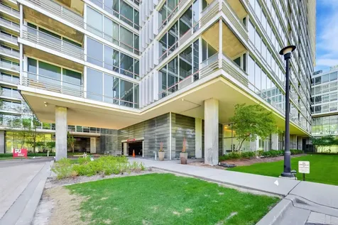 9655 Woods Drive Skokie IL 60077