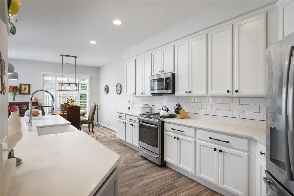 27W119 Redbud Lane Winfield IL 60190