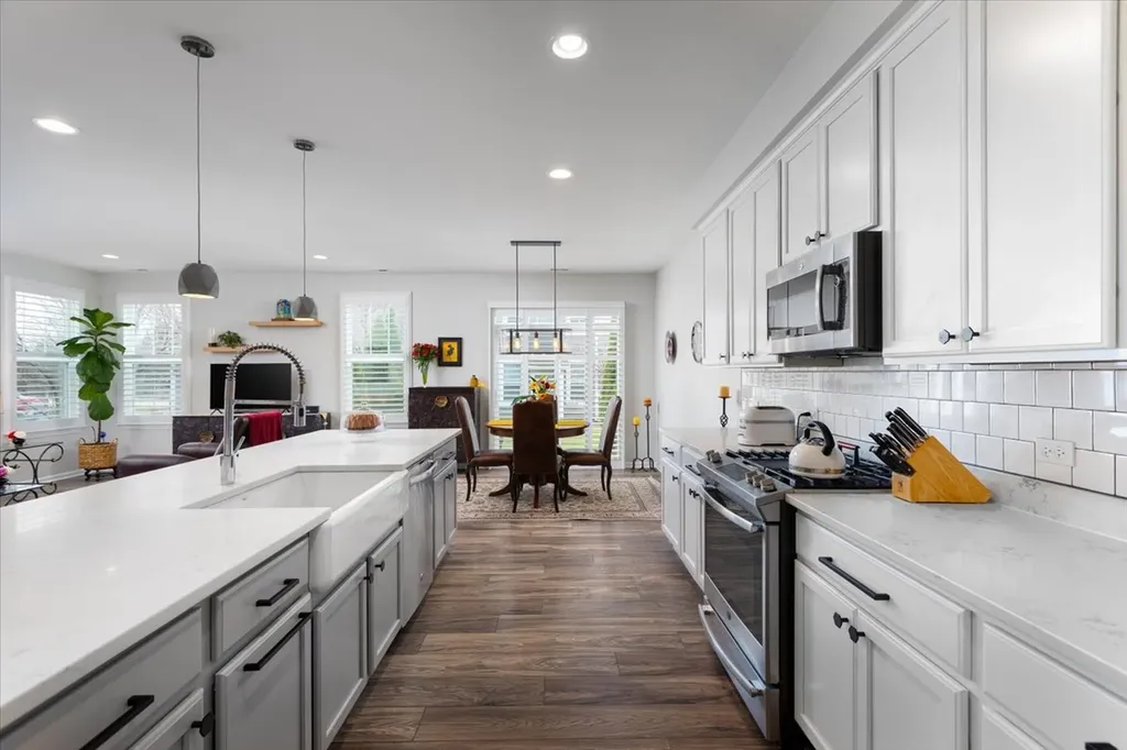 27W119 Redbud Lane Winfield IL 60190