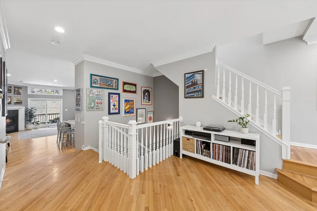 2338 North Oakley Avenue Chicago IL 60647