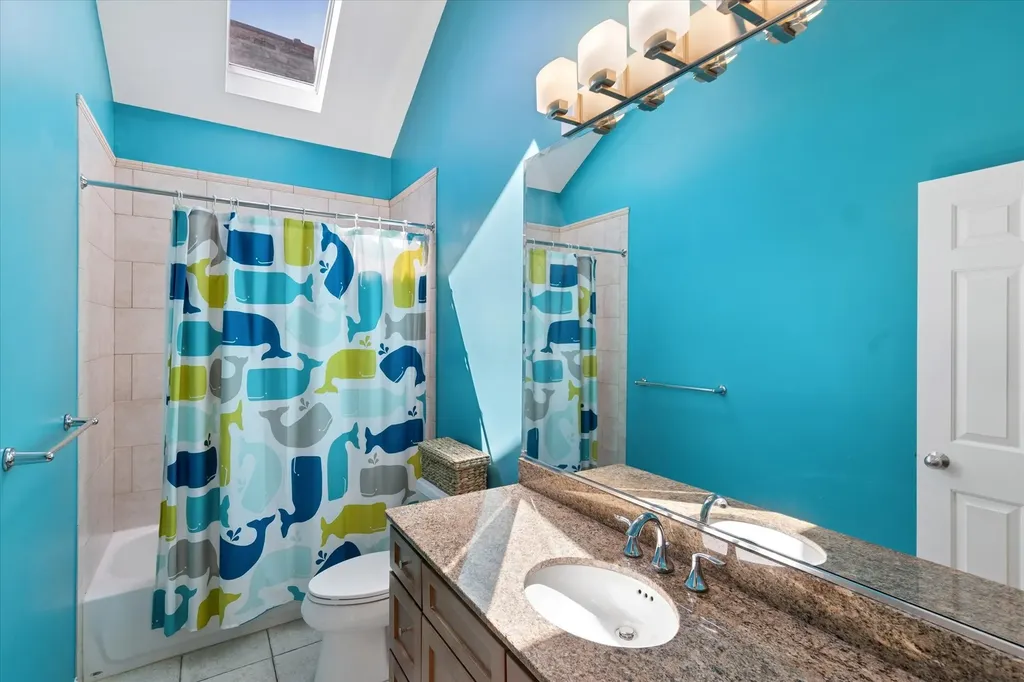 2338 North Oakley Avenue Chicago IL 60647