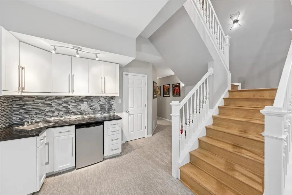 2338 North Oakley Avenue Chicago IL 60647