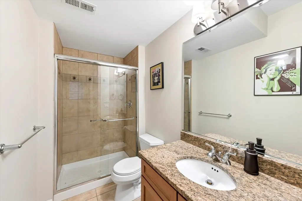 2338 North Oakley Avenue Chicago IL 60647