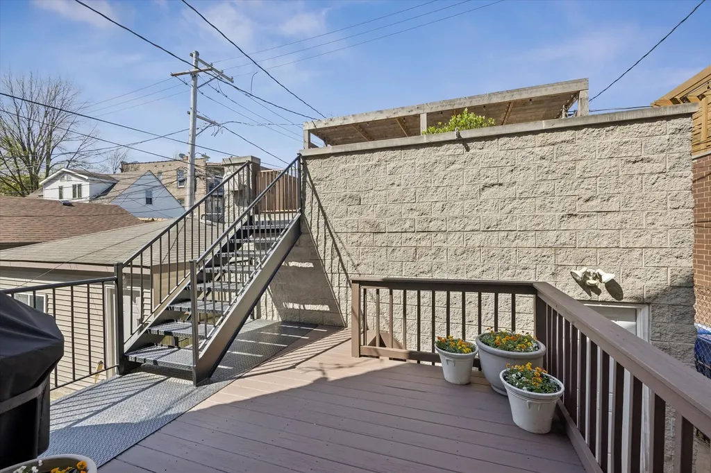 2338 North Oakley Avenue Chicago IL 60647