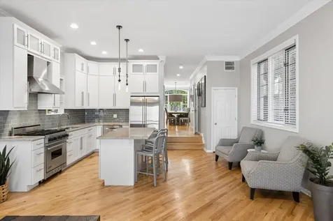 2338 North Oakley Avenue Chicago IL 60647