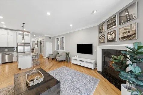 2338 North Oakley Avenue Chicago IL 60647